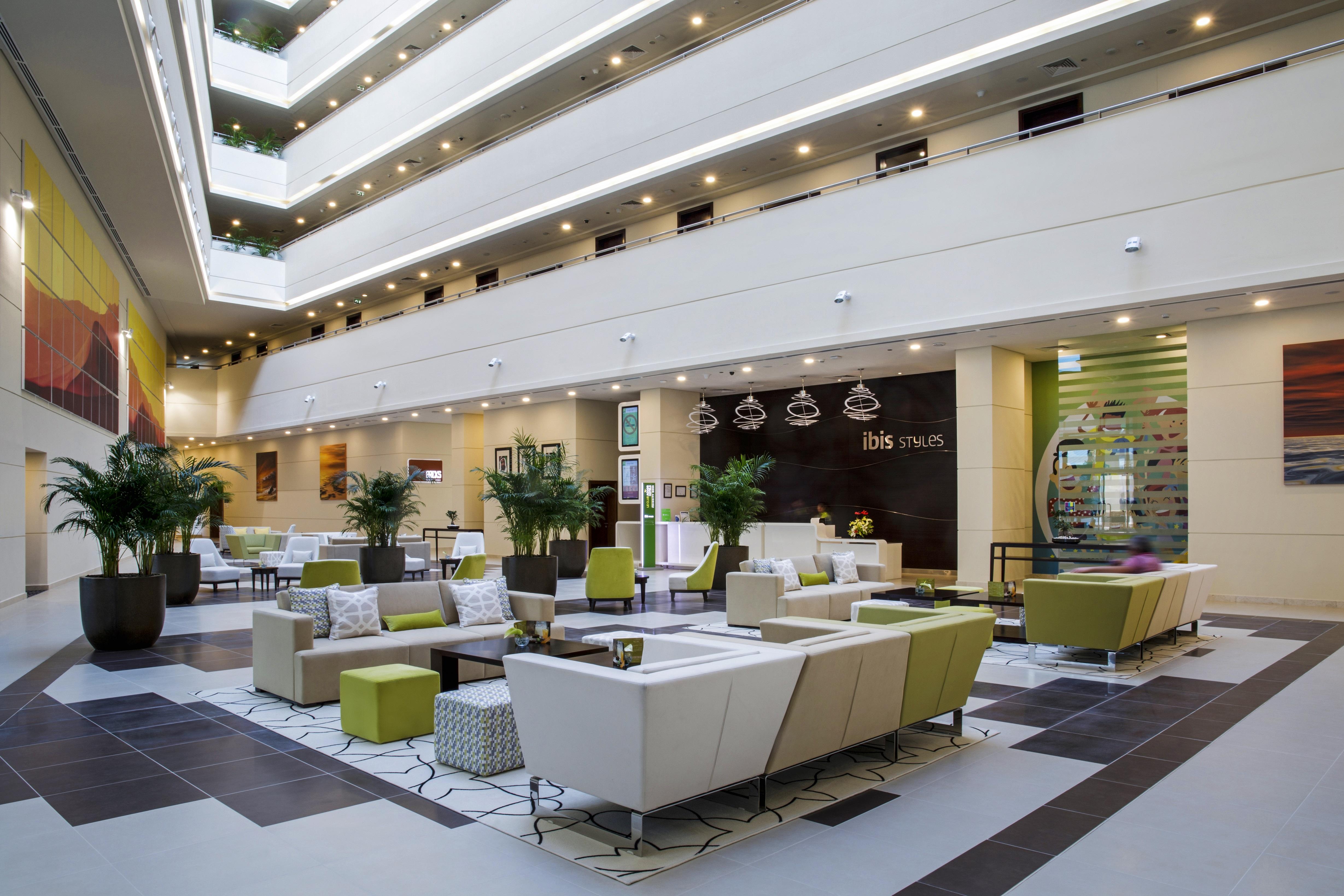 Hotel Ibis Styles Dragon Mart Dubaï Extérieur photo