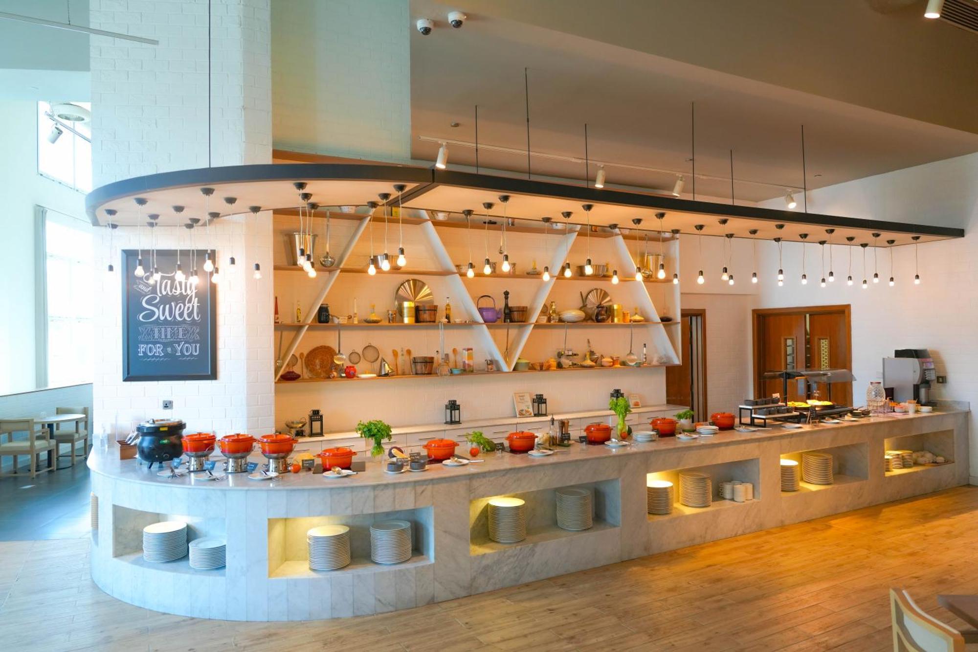 Hotel Ibis Styles Dragon Mart Dubaï Extérieur photo