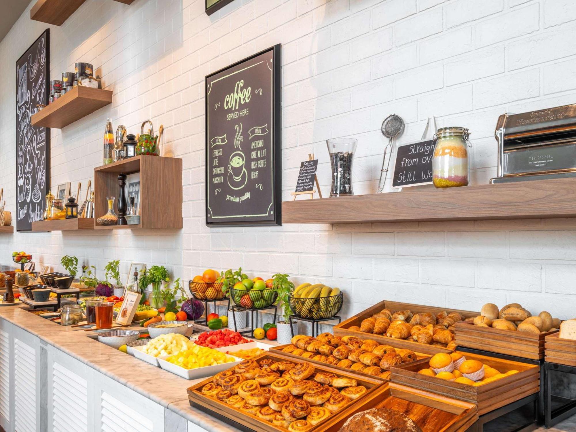 Hotel Ibis Styles Dragon Mart Dubaï Extérieur photo