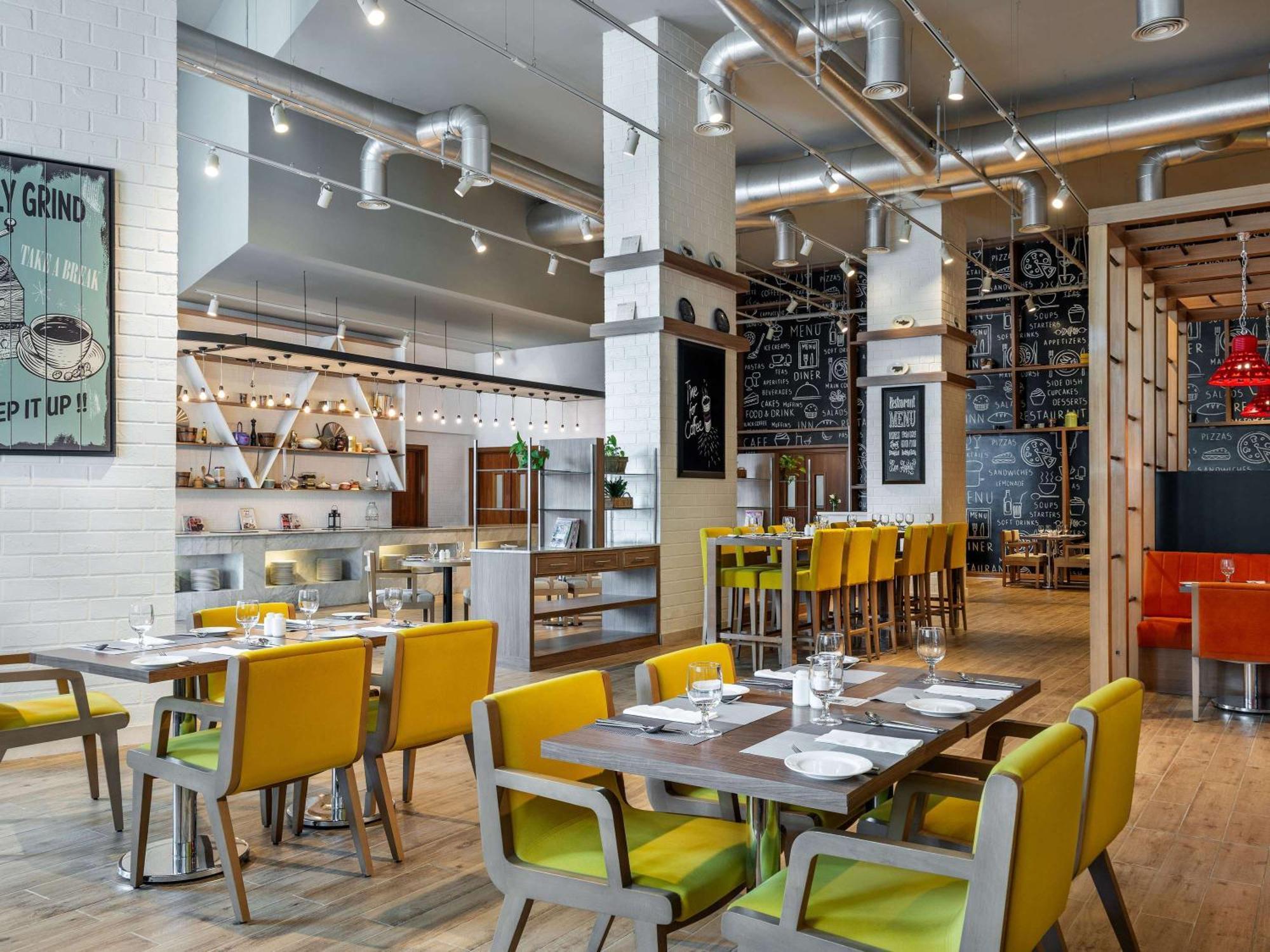 Hotel Ibis Styles Dragon Mart Dubaï Extérieur photo